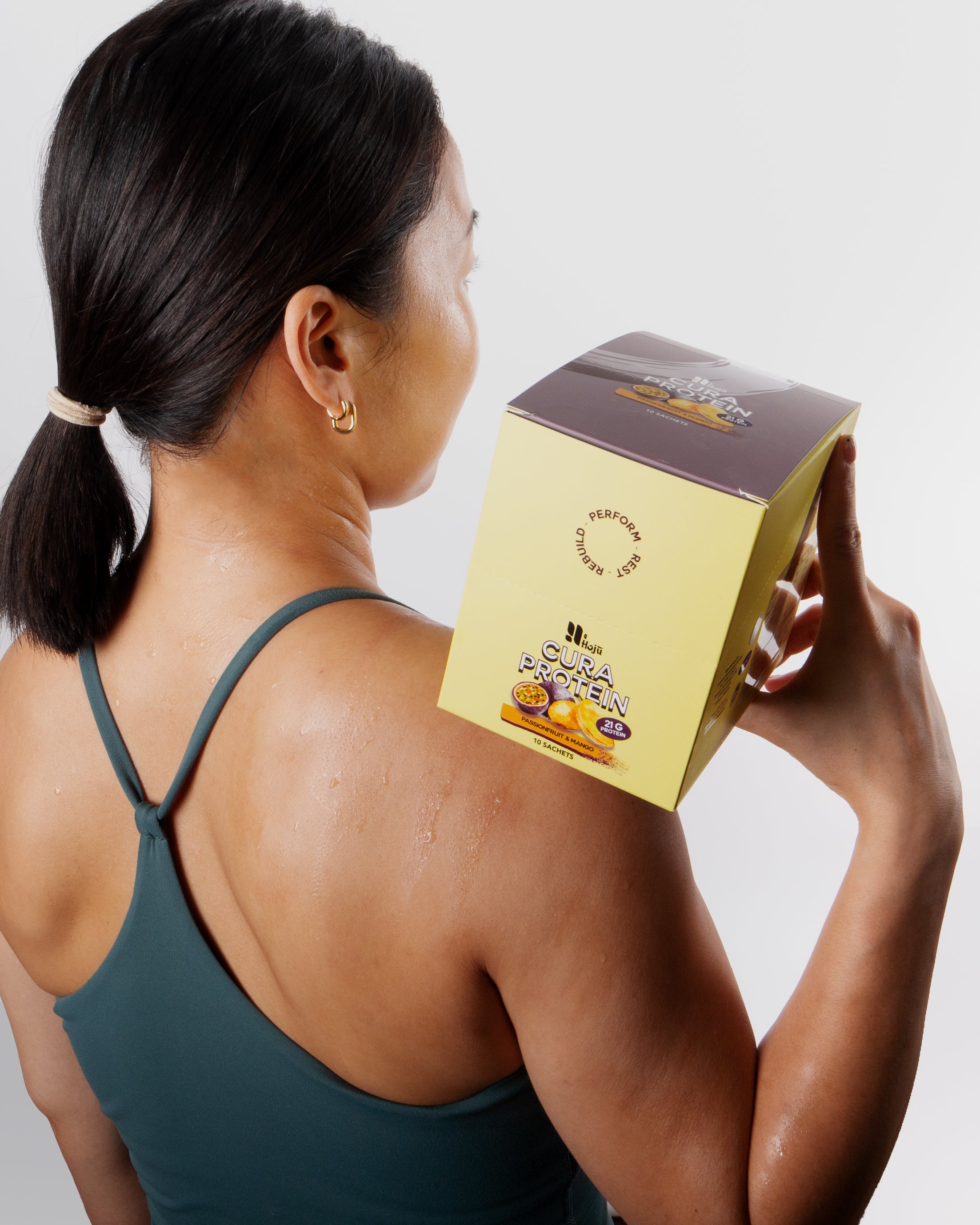 Hojū Cura Protein Blend in Box - Passionfruit and Mango (10x35g)